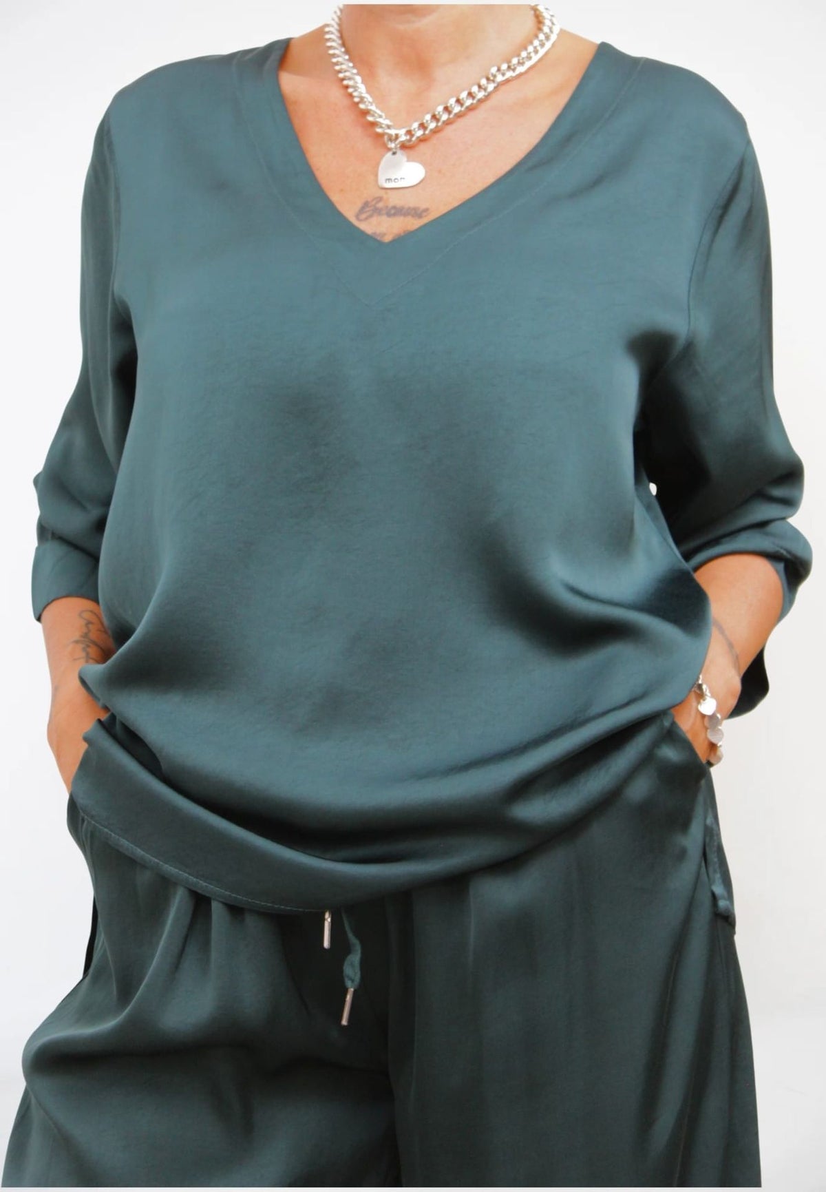 Blusa Scollo V Satin Plus