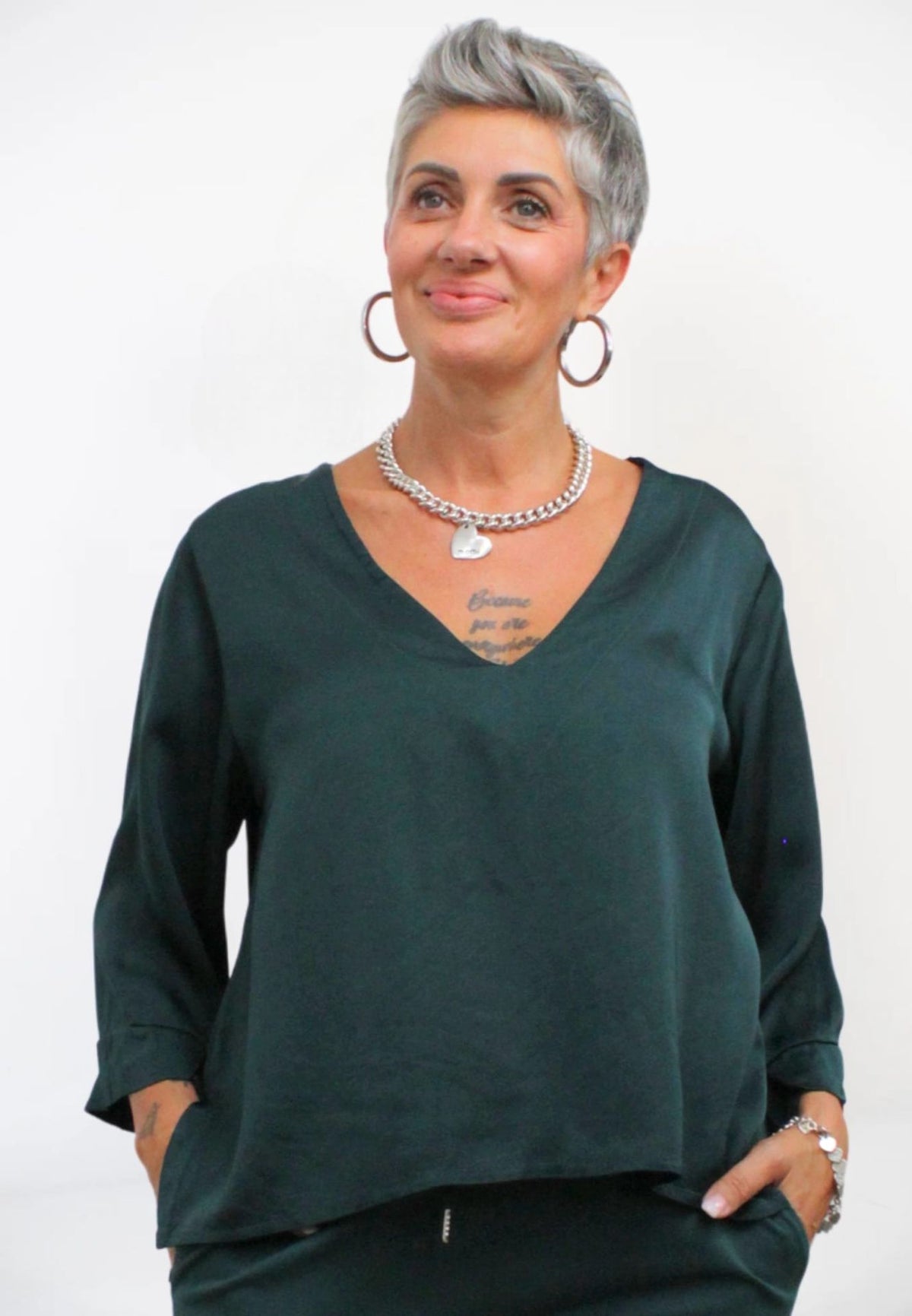Blusa Scollo V Satin Regular
